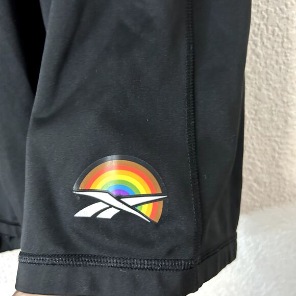 Reebok Pride Bike Shorts Womens Size Large Speedwick Pockets Rainbow Progress - Picture 3 of 6